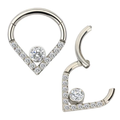 ASTM F136 titane coeur forme CZ pavé articulé Clicker anneaux Segment anneaux Cartilage boucle d'oreille cerceau femmes corps Piercing bijoux